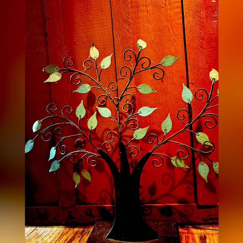 Beautiful family tree decor